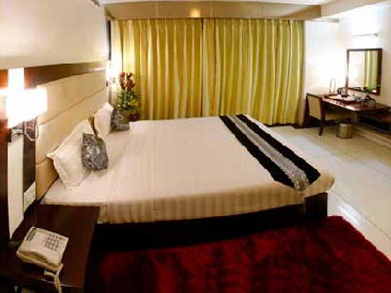 The Grand Hotel Bizzotel คูร์เคาน์ ภายนอก รูปภาพ
